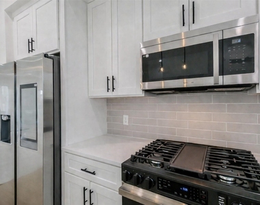 5703 Balbo Street - Photo Thumbnail 12