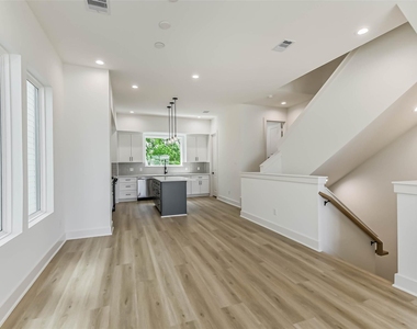 5703 Balbo Street - Photo Thumbnail 18