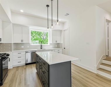 5703 Balbo Street - Photo Thumbnail 13