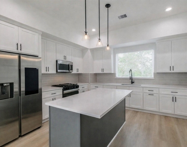 5703 Balbo Street - Photo Thumbnail 11