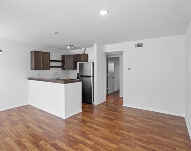 1408 Hughes Street - Photo Thumbnail 9