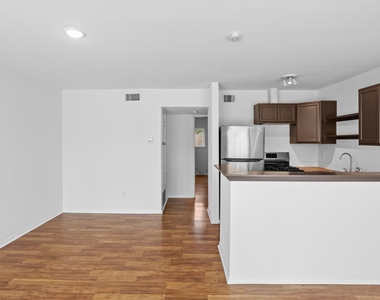 1408 Hughes Street - Photo Thumbnail 13