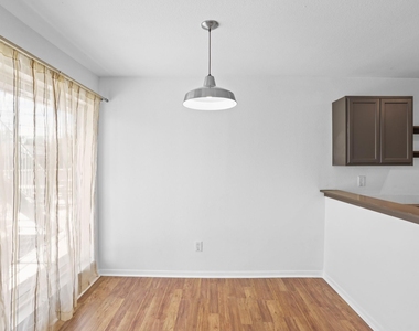 1408 Hughes Street - Photo Thumbnail 6