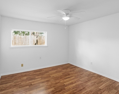 1408 Hughes Street - Photo Thumbnail 21