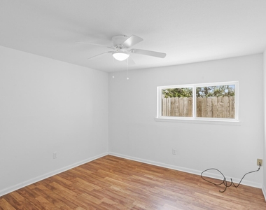 1408 Hughes Street - Photo Thumbnail 20