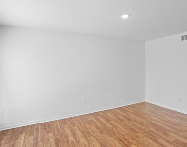 1408 Hughes Street - Photo Thumbnail 17