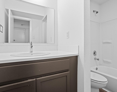 1408 Hughes Street - Photo Thumbnail 25