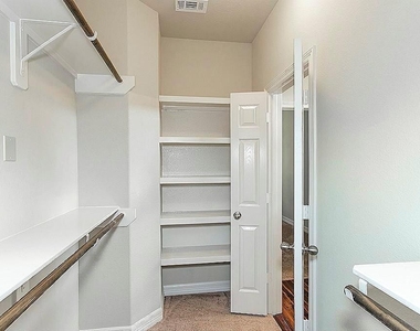 59 Woodland Hills Drive - Photo Thumbnail 12