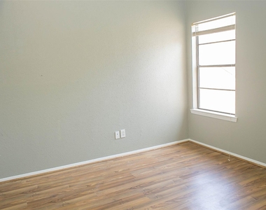 12900 Walden Road - Photo Thumbnail 16