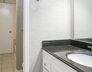 12900 Walden Road - Photo Thumbnail 18