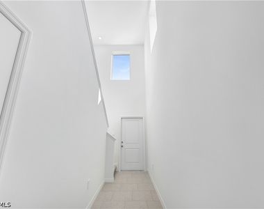 4050 San Felice Lane - Photo Thumbnail 5