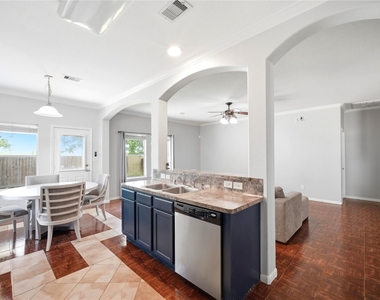 1707 N Highlands Crossing - Photo Thumbnail 23