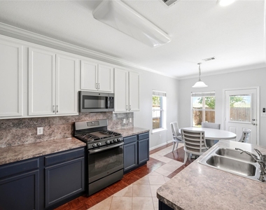 1707 N Highlands Crossing - Photo Thumbnail 20