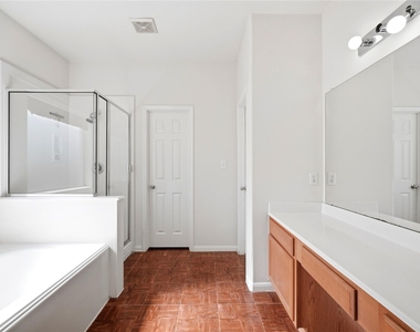 1707 N Highlands Crossing - Photo Thumbnail 27