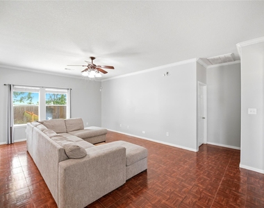 1707 N Highlands Crossing - Photo Thumbnail 14