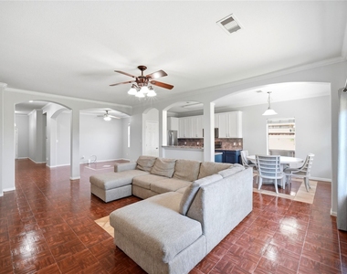1707 N Highlands Crossing - Photo Thumbnail 15