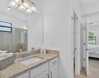 14001 Hunter Oak Drive - Photo Thumbnail 17