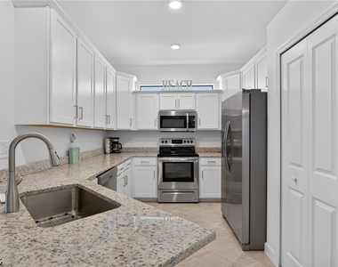 14001 Hunter Oak Drive - Photo Thumbnail 8