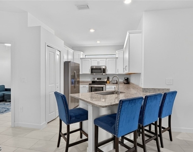 14008 Hunter Oak Drive - Photo Thumbnail 9