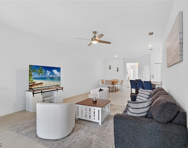 14008 Hunter Oak Drive - Photo Thumbnail 4