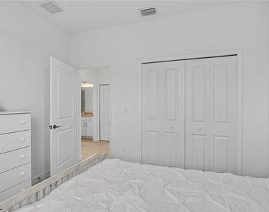 14008 Hunter Oak Drive - Photo Thumbnail 20