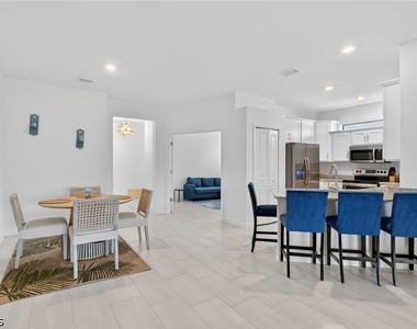 14008 Hunter Oak Drive - Photo Thumbnail 8