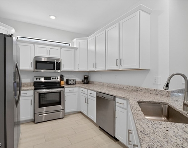 14008 Hunter Oak Drive - Photo Thumbnail 11