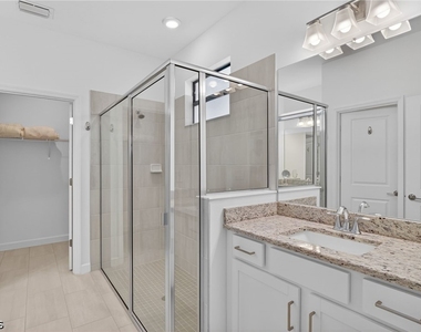 14008 Hunter Oak Drive - Photo Thumbnail 16