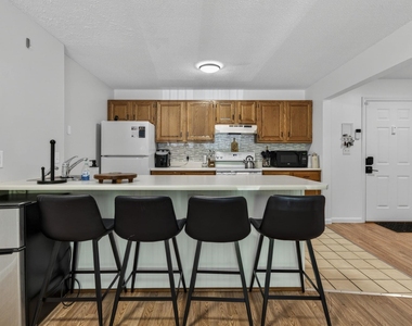 120 Fisherville - Photo Thumbnail 5