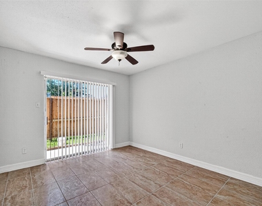 2223 Courtney Ct - Photo Thumbnail 24
