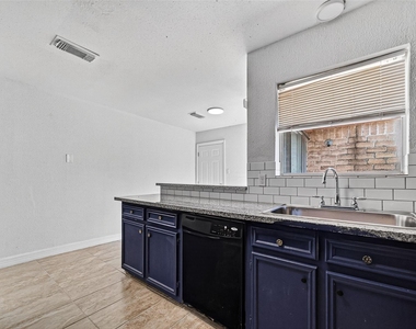 2223 Courtney Ct - Photo Thumbnail 10