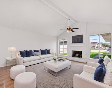 2223 Courtney Ct - Photo Thumbnail 1
