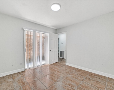 2223 Courtney Ct - Photo Thumbnail 14