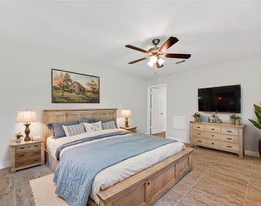 2223 Courtney Ct - Photo Thumbnail 17