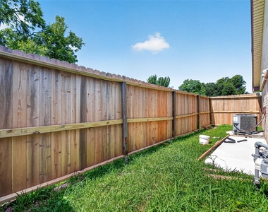 2223 Courtney Ct - Photo Thumbnail 27