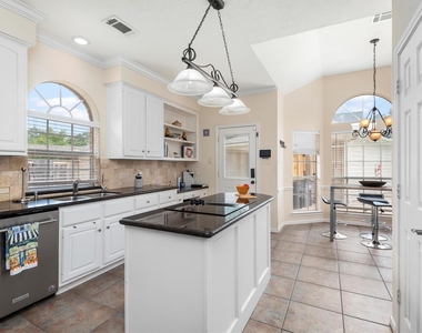 22007 Crossbrook Drive - Photo Thumbnail 18