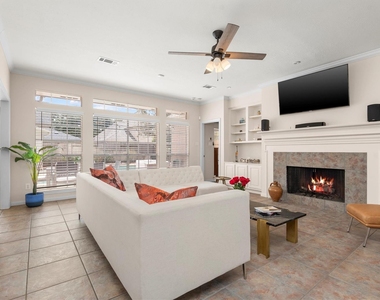 22007 Crossbrook Drive - Photo Thumbnail 8