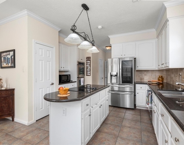 22007 Crossbrook Drive - Photo Thumbnail 15