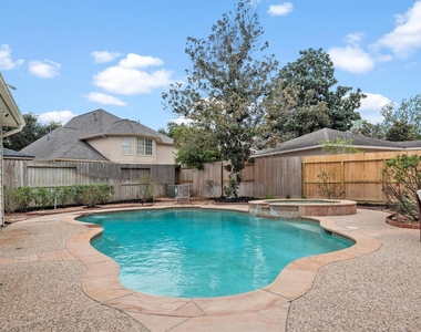 22007 Crossbrook Drive - Photo Thumbnail 40