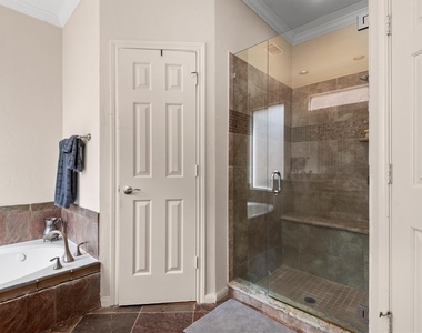 22007 Crossbrook Drive - Photo Thumbnail 28
