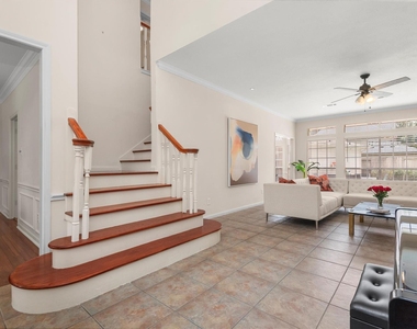 22007 Crossbrook Drive - Photo Thumbnail 6