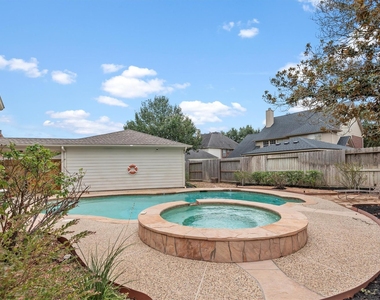 22007 Crossbrook Drive - Photo Thumbnail 45