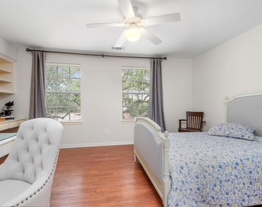 22007 Crossbrook Drive - Photo Thumbnail 33