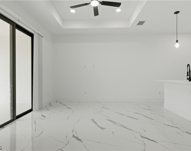 4787 Golfview Boulevard - Photo Thumbnail 2