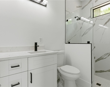 4787 Golfview Boulevard - Photo Thumbnail 4