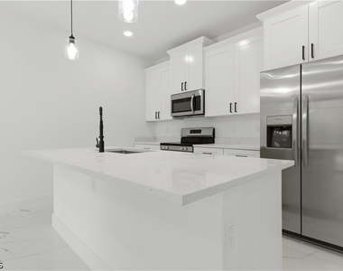 4787 Golfview Boulevard - Photo Thumbnail 1