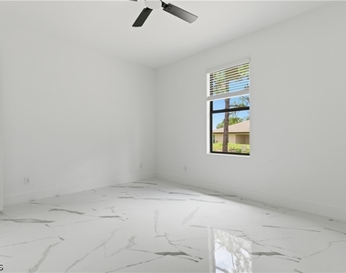 4787 Golfview Boulevard - Photo Thumbnail 3