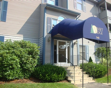 101 Eastern - Photo Thumbnail 1