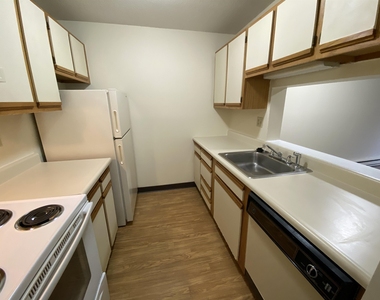 121 Eastern - Photo Thumbnail 5