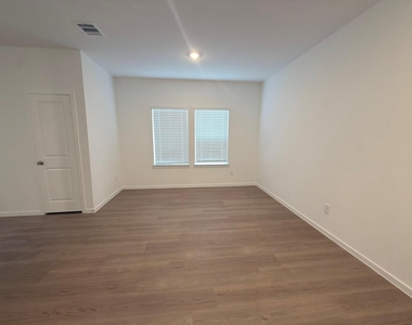 9122 Serene Haven Drive - Photo Thumbnail 2